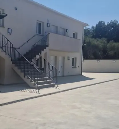 Lg Apartment Venzolasca