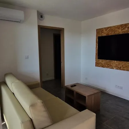 Lg Apartment *